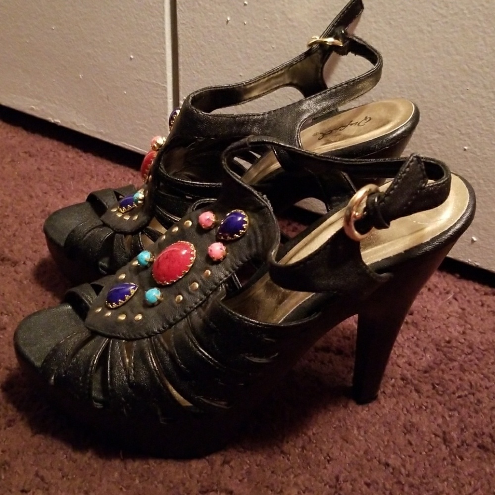 New black sandels